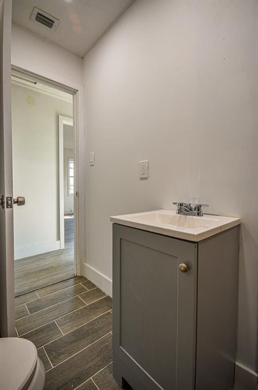 36 Strozier St, Helena, GA 31055