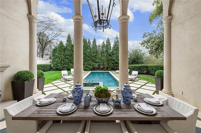 dining room with a notable chandelier