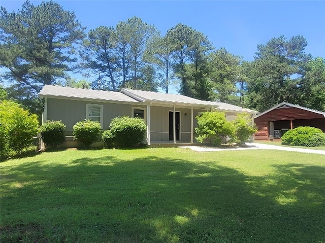 view of front of property with a front lawn