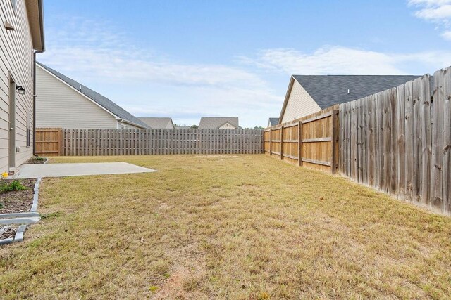 view of yard with a patio