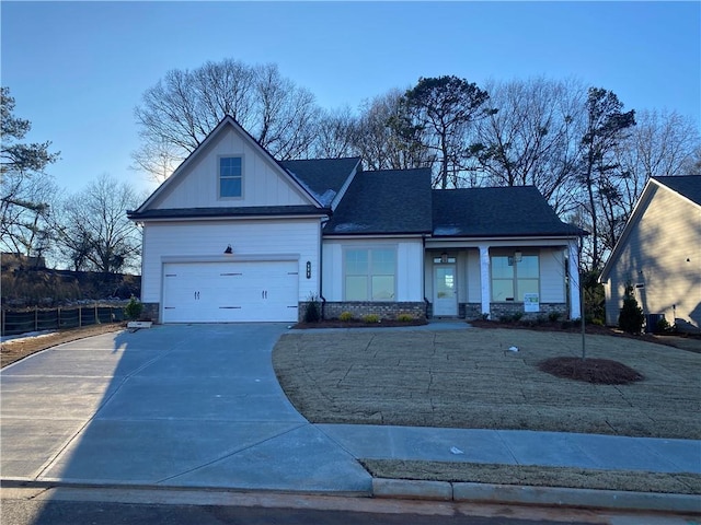 view of front of property featuring a garage