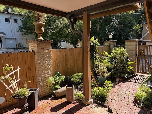 375 6th St NE Unit 5, Atlanta, GA 30308 - view of patio / terrace featuring a gate