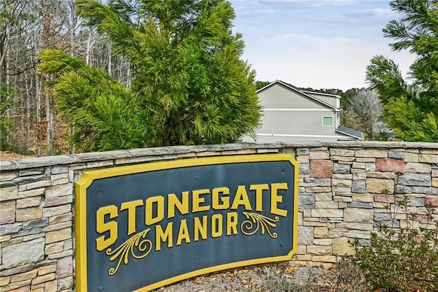 view of community / neighborhood sign