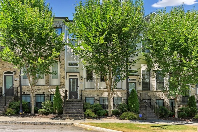 view of front facade with brick siding