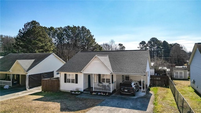 view of front of home featuring a porch and a front lawn