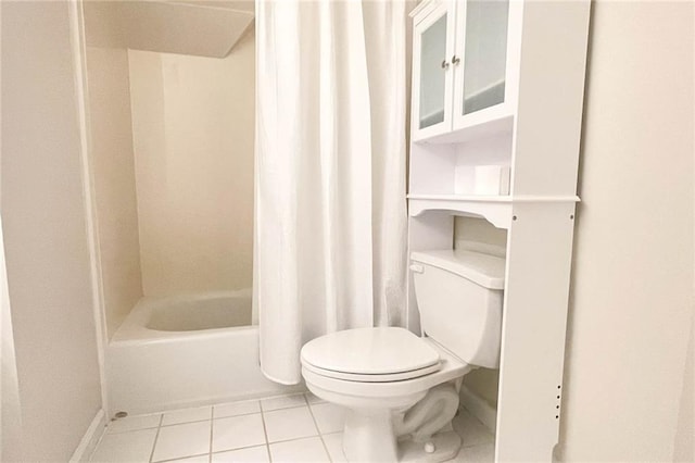 310 Hillpine Dr, Woodstock, GA 30189 - full bath with toilet, tile patterned flooring, shower / bath combo, and baseboards