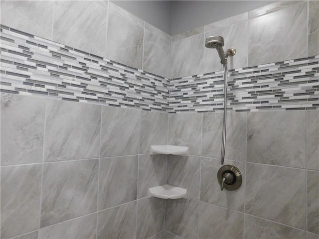 330 La Perla Dr, Sugar Hill, GA 30518 - detailed view of tiled shower