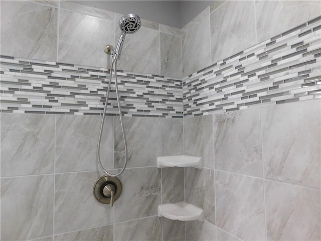 330 La Perla Dr, Sugar Hill, GA 30518 - detailed view of a tile shower