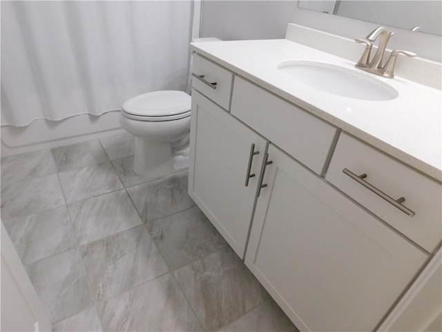330 La Perla Dr, Sugar Hill, GA 30518 - full bathroom featuring vanity and shower / bath combination with curtain