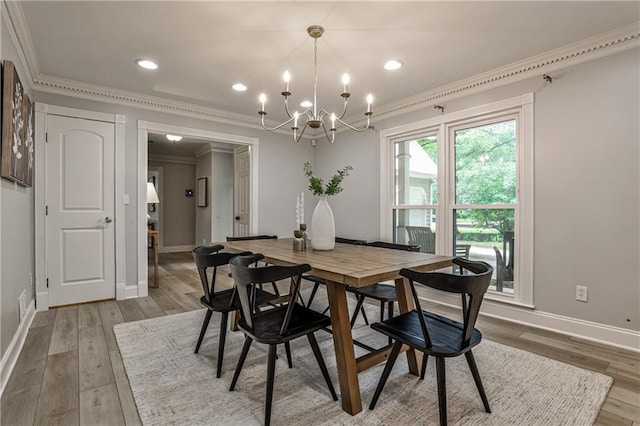 270 Hollyridge Way, Roswell, GA 30076 - dining room featuring crown molding, a chandelier, light wood-style floors, and recessed lighting