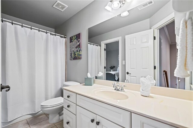 unfurnished room with vaulted ceiling, carpet flooring, and visible vents