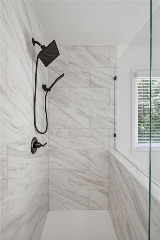 2350 Twelvestones Dr, Roswell, GA 30076 - full bathroom featuring tiled shower