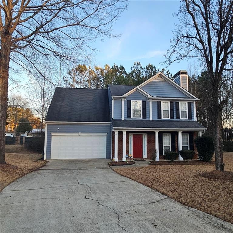 view of front property featuring a garage