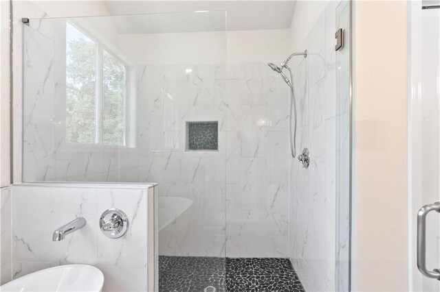 full bathroom featuring vanity, toilet, and tiled shower / bath