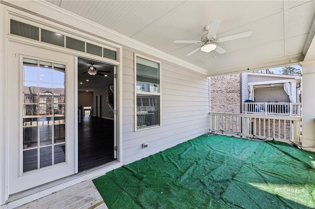 view of patio with ceiling fan and covered porch