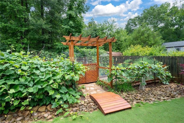2260 Falkirk Pointe Dr, Marietta, GA 30062 - view of yard with a garden