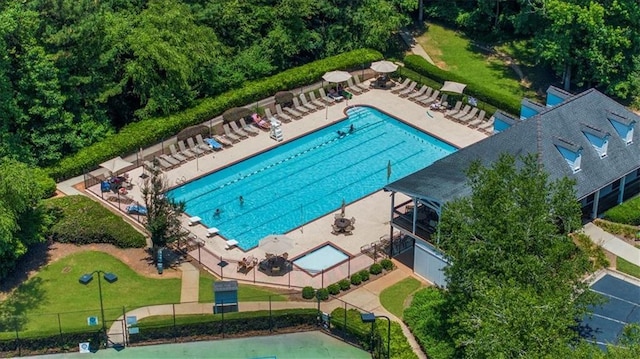 1410 Kingfield Dr, Johns Creek, GA 30005 - aerial view of a pool area