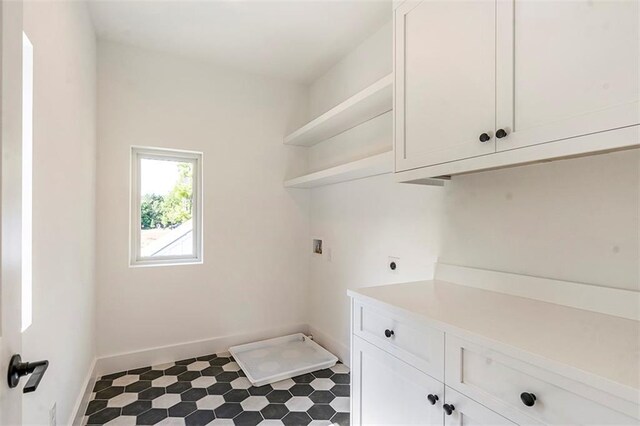 135 Cedarwood Ln, Roswell, GA 30075 - bedroom featuring high vaulted ceiling, a chandelier, wood finished floors, baseboards, and recessed lighting