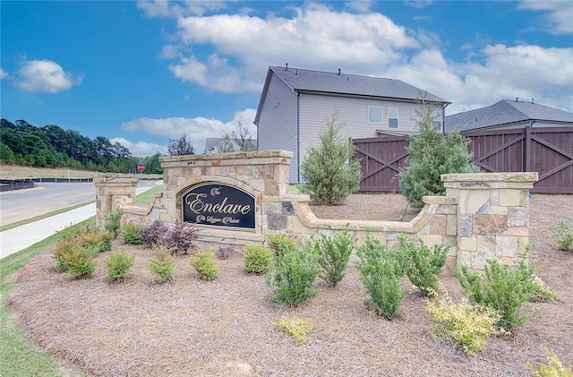 view of community / neighborhood sign