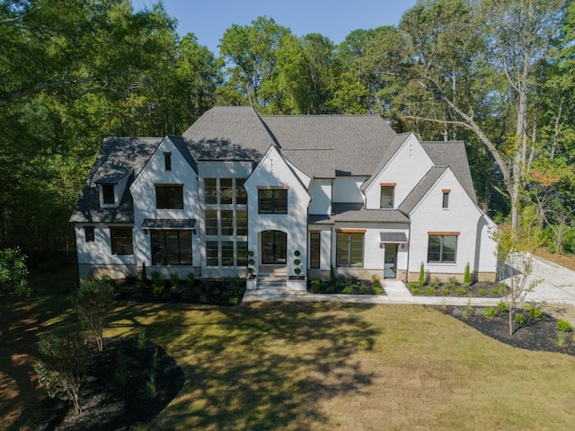 view of front of house with a front yard