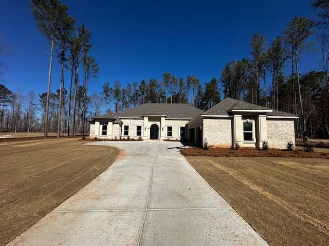 view of front of home with driveway