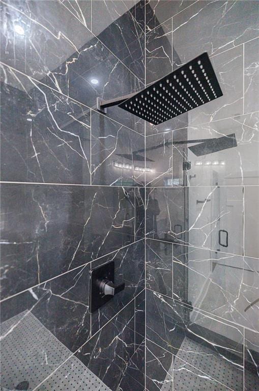 115 Dahlia Ave NW, Atlanta, GA 30314 - full bath with a tile shower