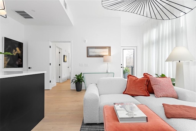 567 Ponce De Leon Ave NE Unit 614, Atlanta, GA 30308 - living room featuring light wood-type flooring
