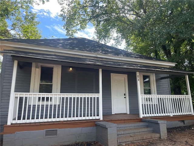 view of front facade featuring covered porch