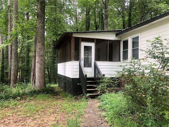 4744 Chickasaw Way SE, Acworth, GA 30102 - view of front of house with a sunroom