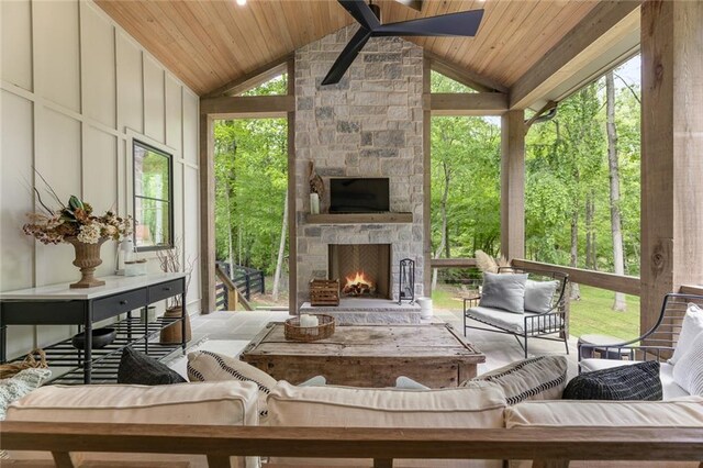 view of sunroom / solarium