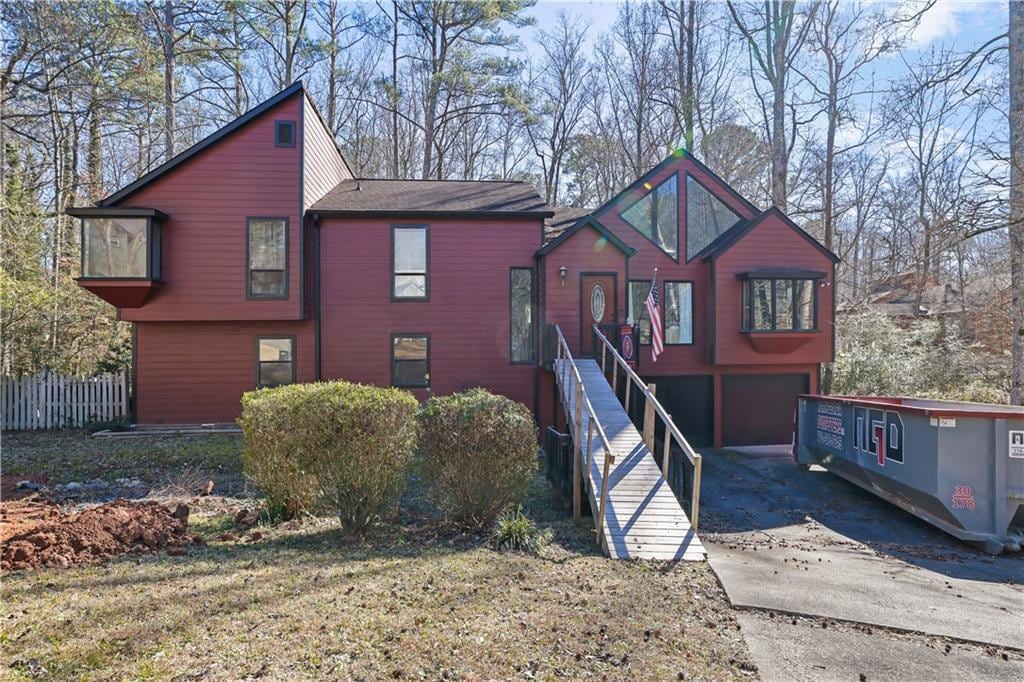 view of front of property