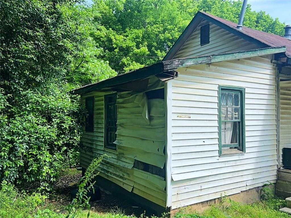 view of property exterior