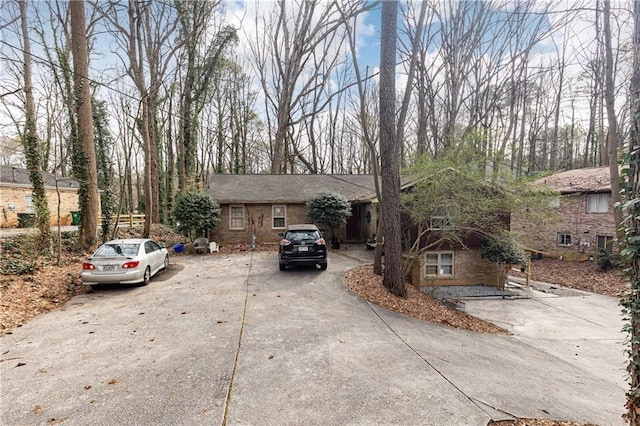 Listing photo 3 for 3713 Ashford Dunwoody Rd NE, Brookhaven GA 30319