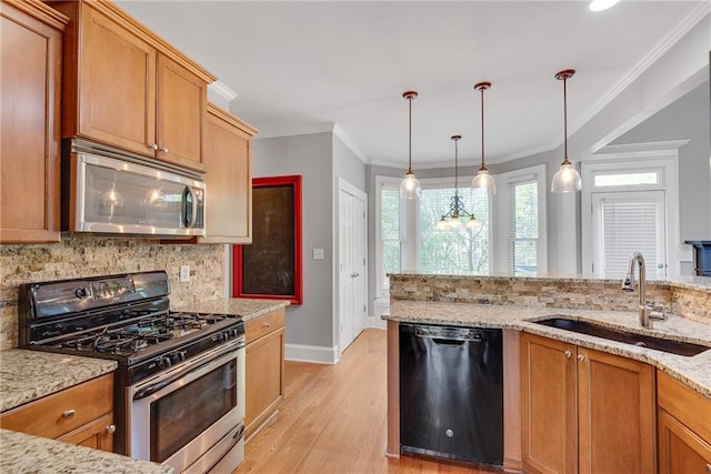 3085 Woodbridge Ln, Canton, GA 30114 - bathroom featuring vanity, toilet, and crown molding