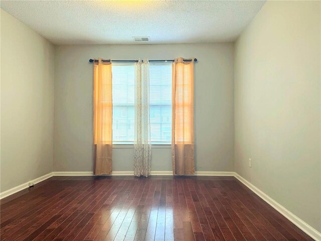 walk in closet with wood-type flooring