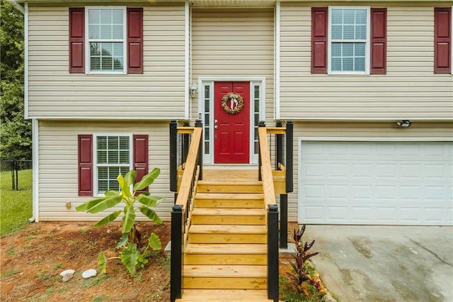 view of front of property featuring a garage