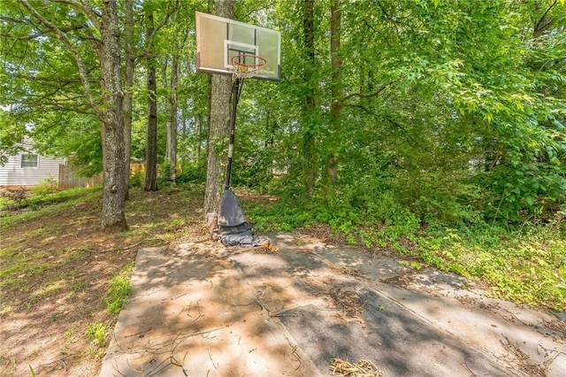 4945 Penscot Way, Stone Mountain, GA 30088 - view of yard with basketball hoop