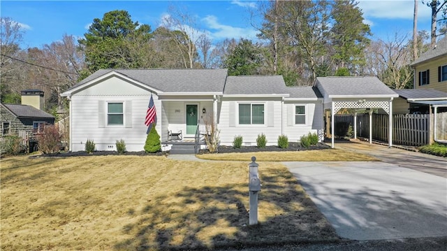 view of front of home with a front lawn