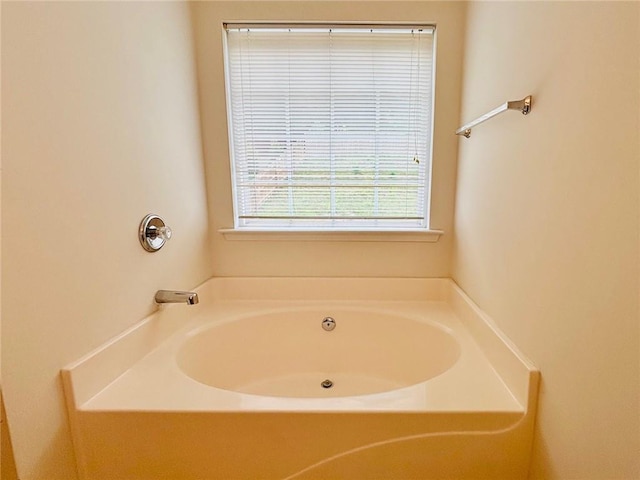 5421 Skylar Creek Ln, Buford, GA 30518 - full bathroom featuring a garden tub
