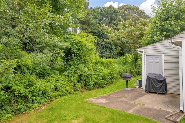 6178 Field Stone Dr, Douglasville, GA 30134 - view of yard with a patio area