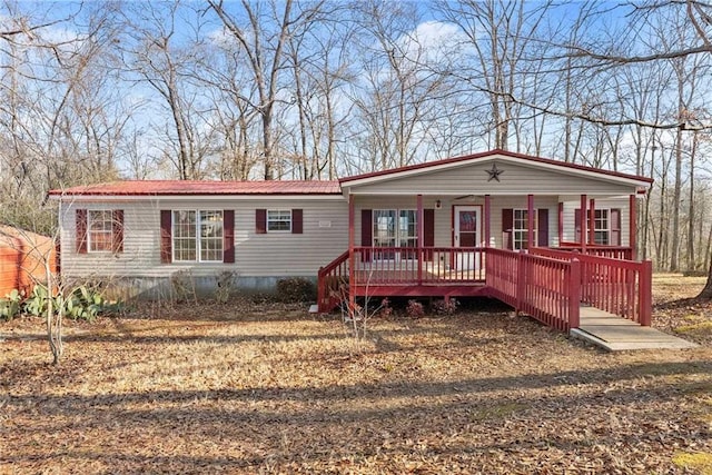 manufactured / mobile home with a porch