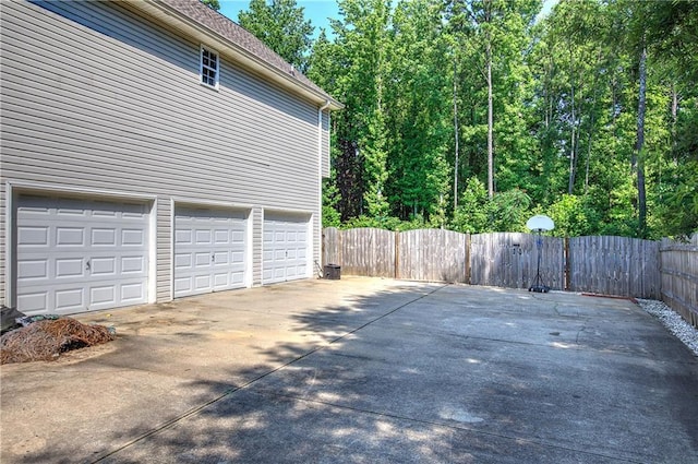 10 Alexandria Ln, Dallas, GA 30132 - garage with driveway