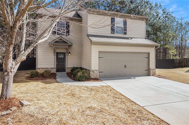 view of front property featuring a garage