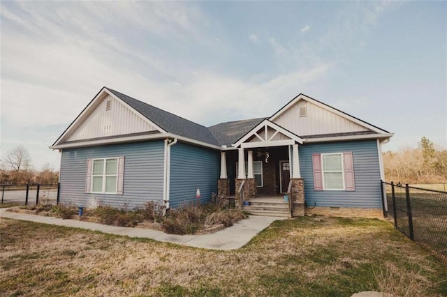 view of front facade with a front yard