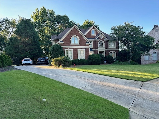 view of front facade with a front lawn