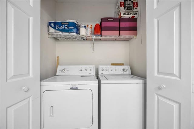 472 Sherman Way, Decatur, GA 30033 - laundry room with washing machine and dryer