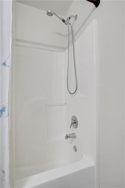 33 Middlebrook Dr, Cartersville, GA 30120 - bathroom featuring shower / bath combo