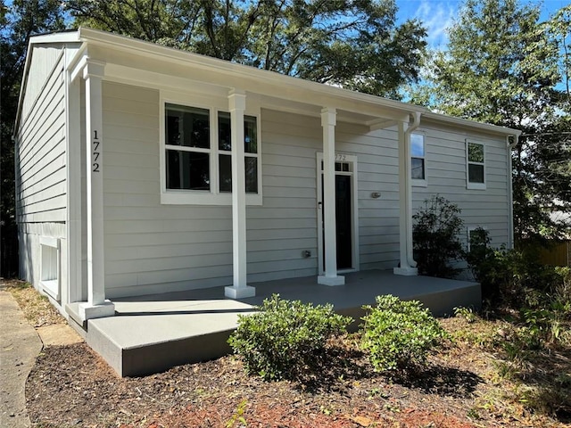 view of front facade featuring a porch