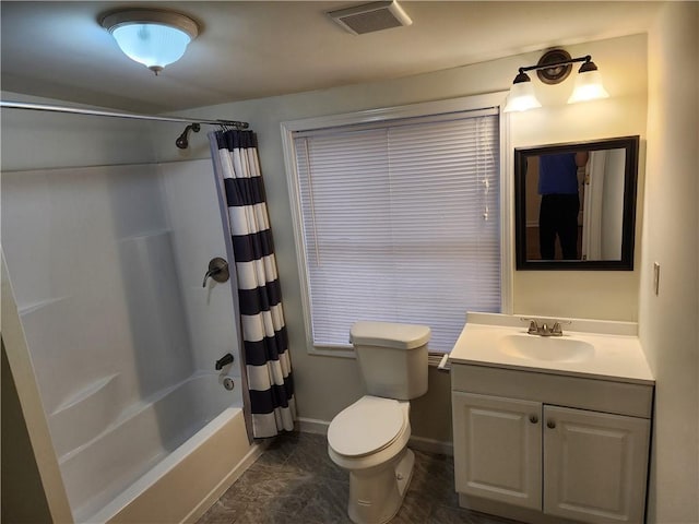 full bathroom with toilet, vanity, visible vents, baseboards, and shower / bath combination with curtain