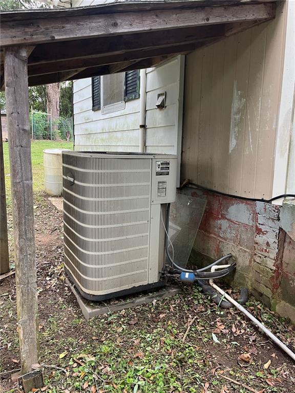 15 Liberty St, Gainesville, GA 30501 - exterior view of a cooling unit